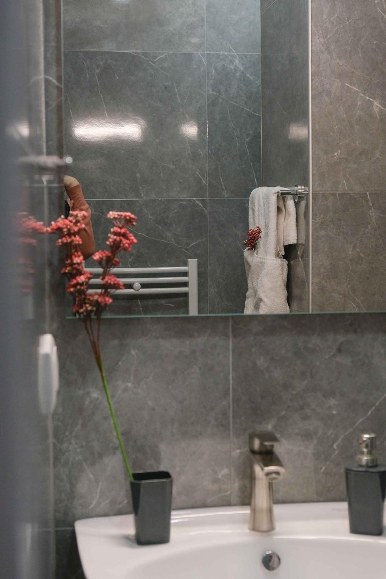 Round Garden Hotel 第比利斯 外观 照片