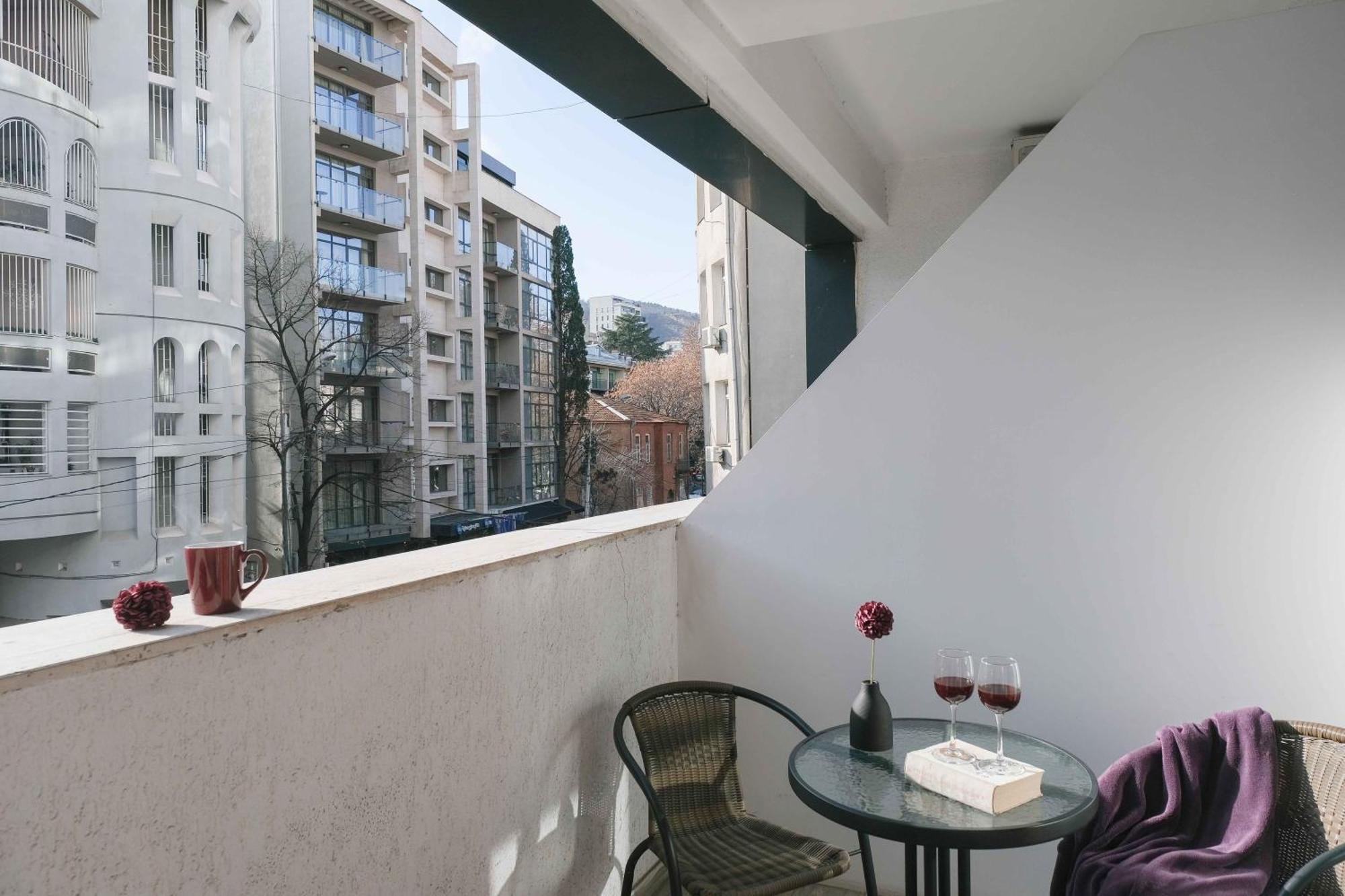 Round Garden Hotel 第比利斯 外观 照片