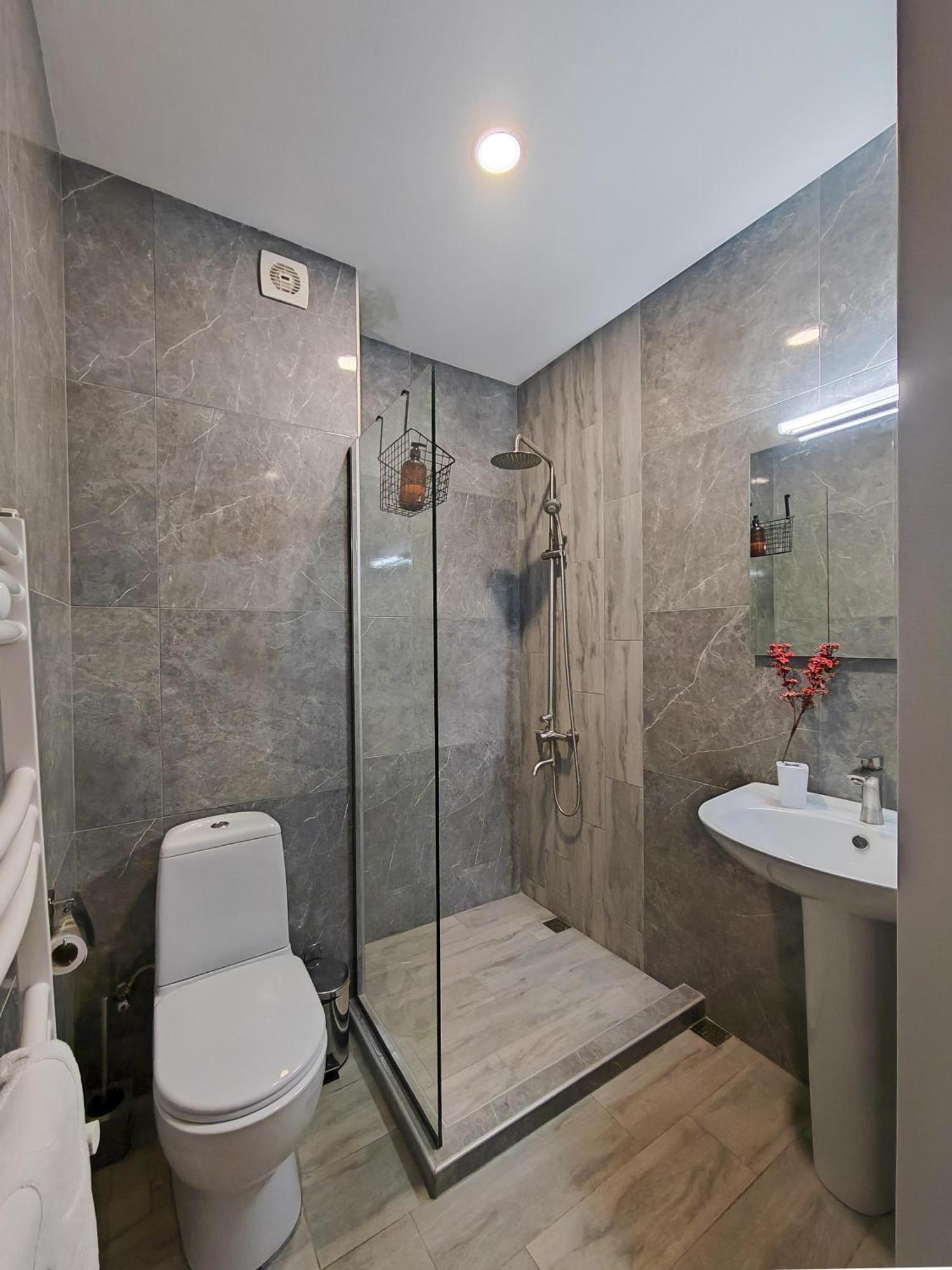 Round Garden Hotel 第比利斯 外观 照片